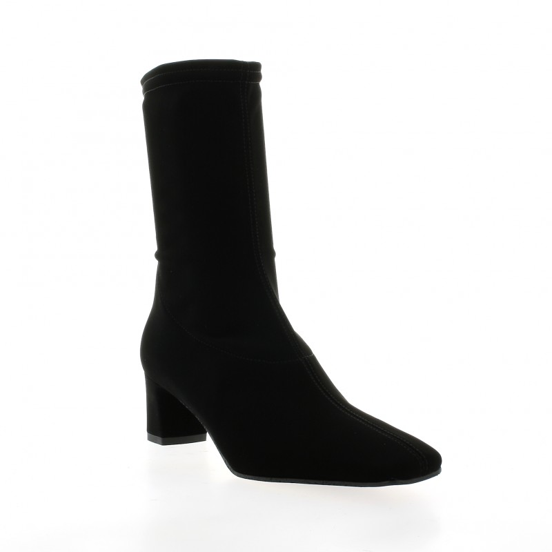 elizabeth stuart boots