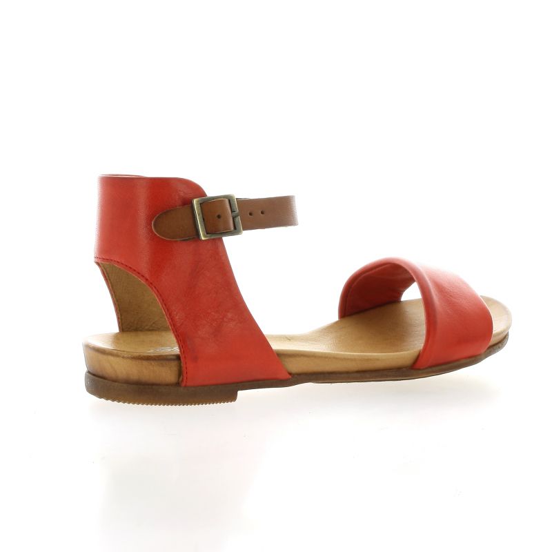nus pieds rouge