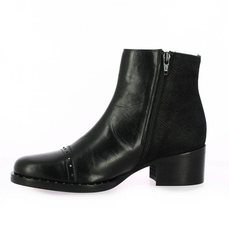 elizabeth stuart boots