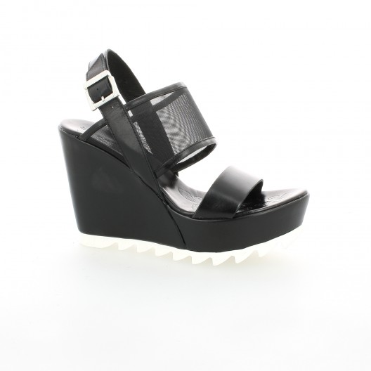 Elizabeth stuart Nu pieds cuir noir